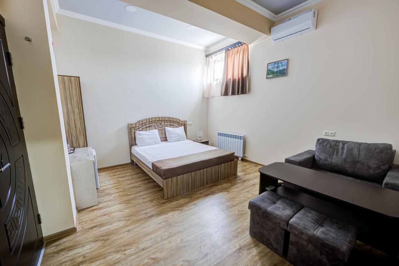 H Resort Hotel Vagharshapat Armenia Bagian luar foto